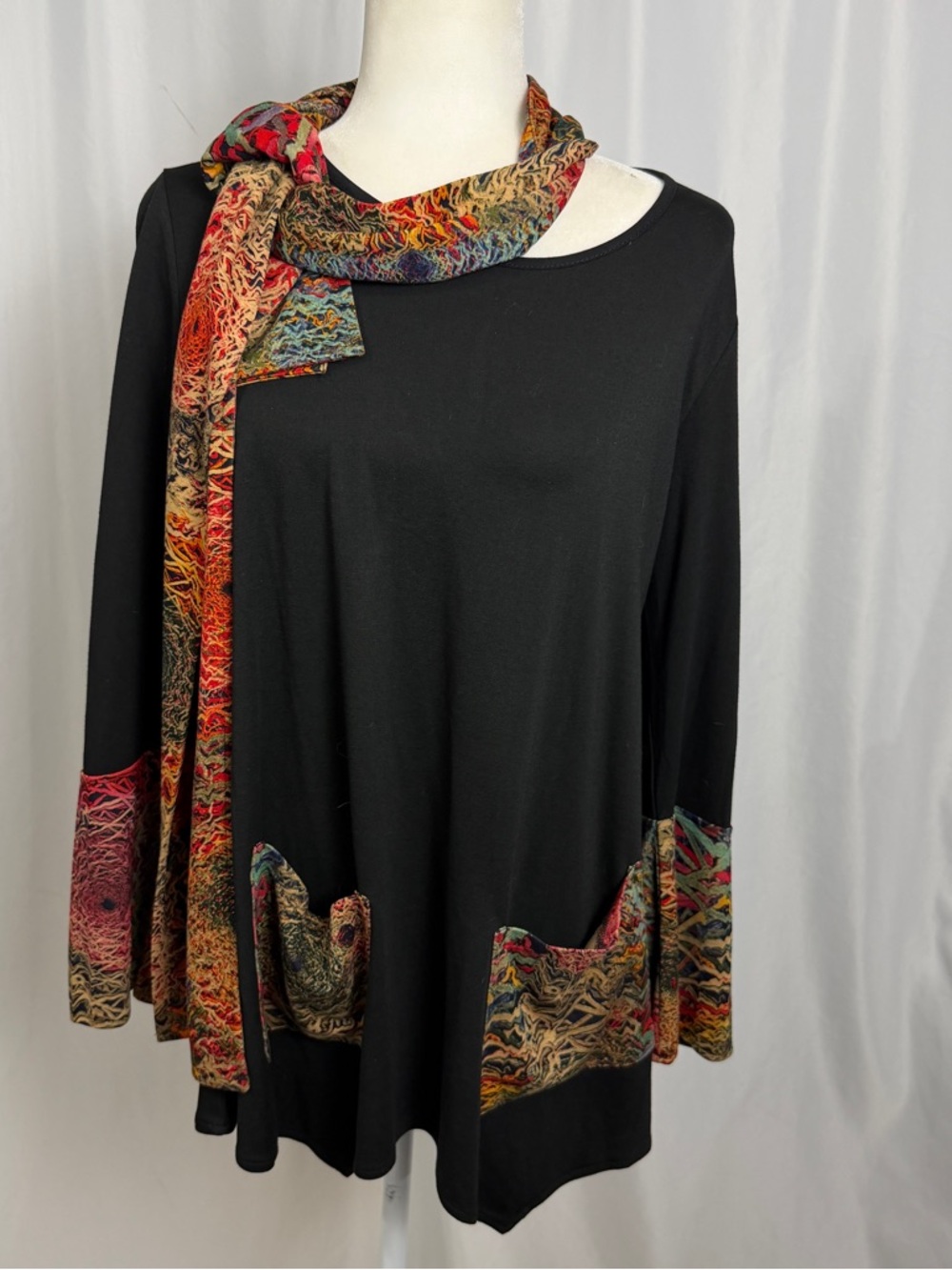 Feratelli Black Art to Wear Tunic Top Sz M - Abstract Print Trim & Pockets